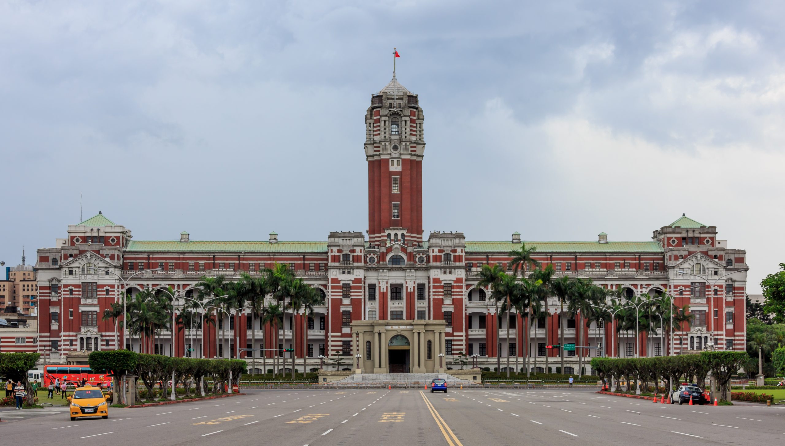 Gedung pemerintahan Taiwan tempat Kementerian Tenaga Kerja menyusun aturan bullying tempat kerja bagi pekerja migran