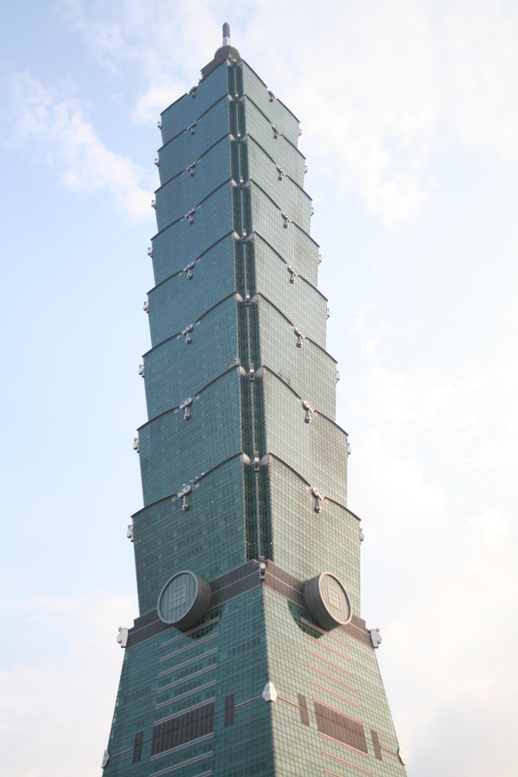 Gedung Taipei 101 melambangkan pertumbuhan ekonomi Taiwan yang pesat