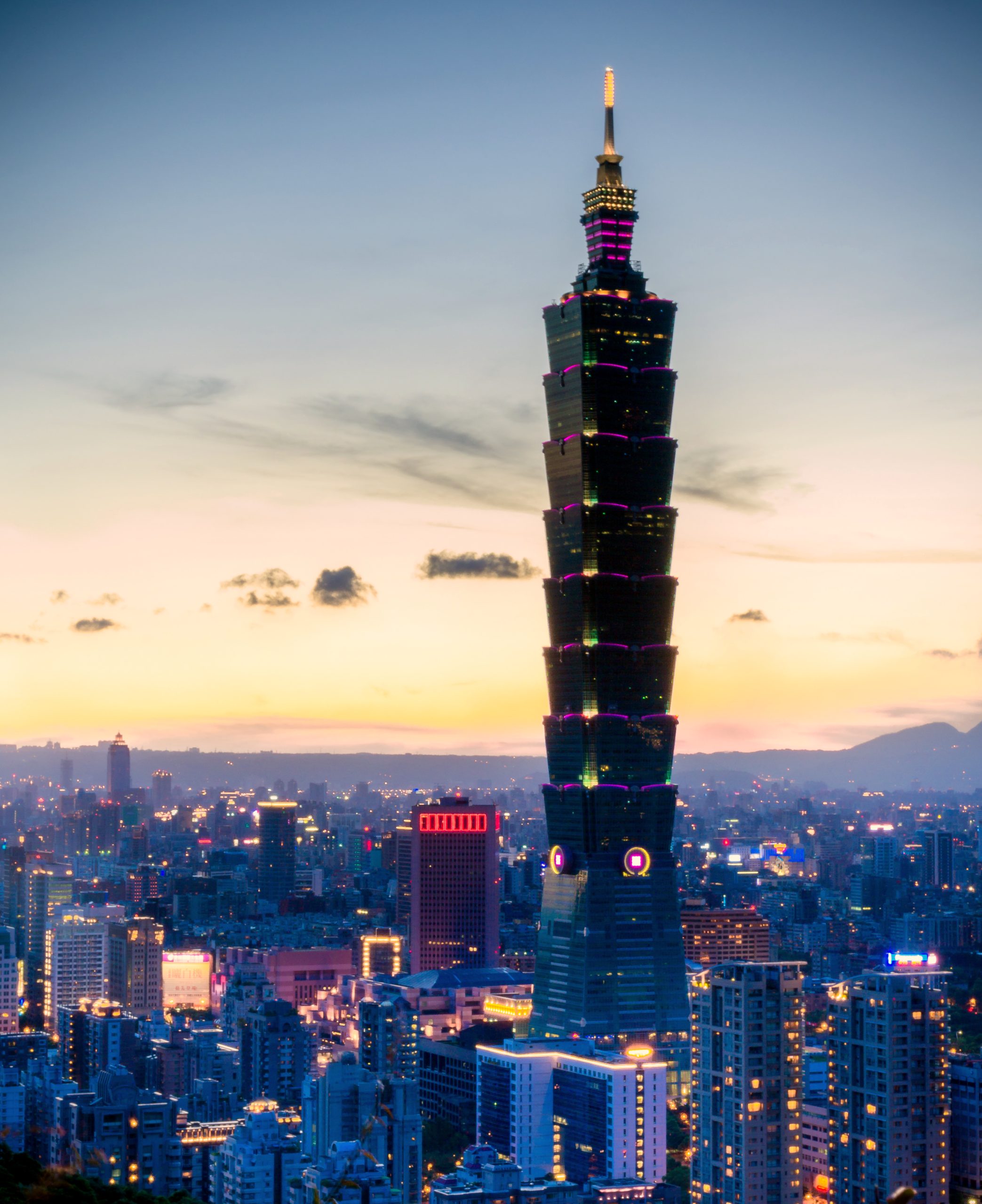 Pemandangan Taipei tempat banyak WNA profesional termasuk warga Indonesia tinggal dan bekerja